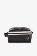 Fred Perry Ανδρική Τσάντα Νεσεσέρ  Coated Polyester Wash Bag L8298-D57 Μαύρο