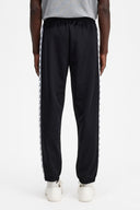 Fred Perry Ανδρικό  Παντελόνι Φόρμας Taped Track Pant T5510-102 Black