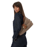 Guess Γυναικεία Μεσαία Τσάντα Ώμου Camden HWJJ9308180-Latte/Logo Cognac