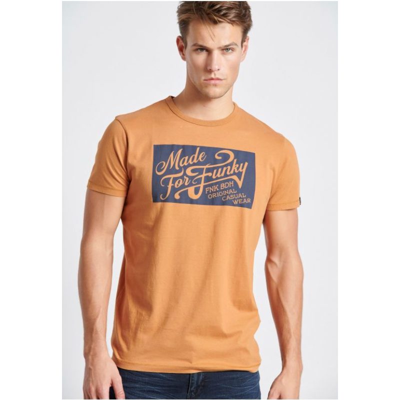T-Shirt με Graphic τύπωμα