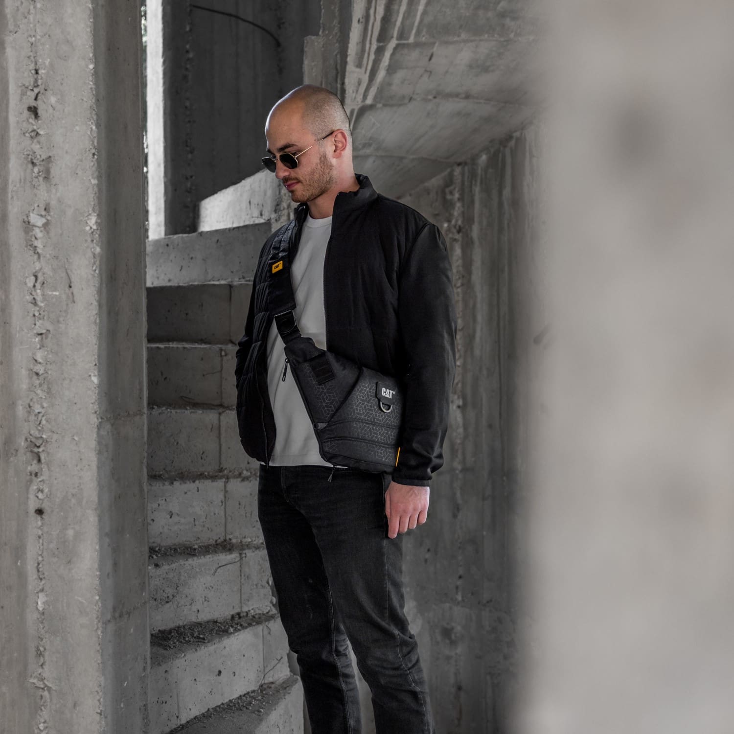 Τσάντα μάρσιππος χιαστί Caterpillar 84060-478 Μαύρο φωτογραφία